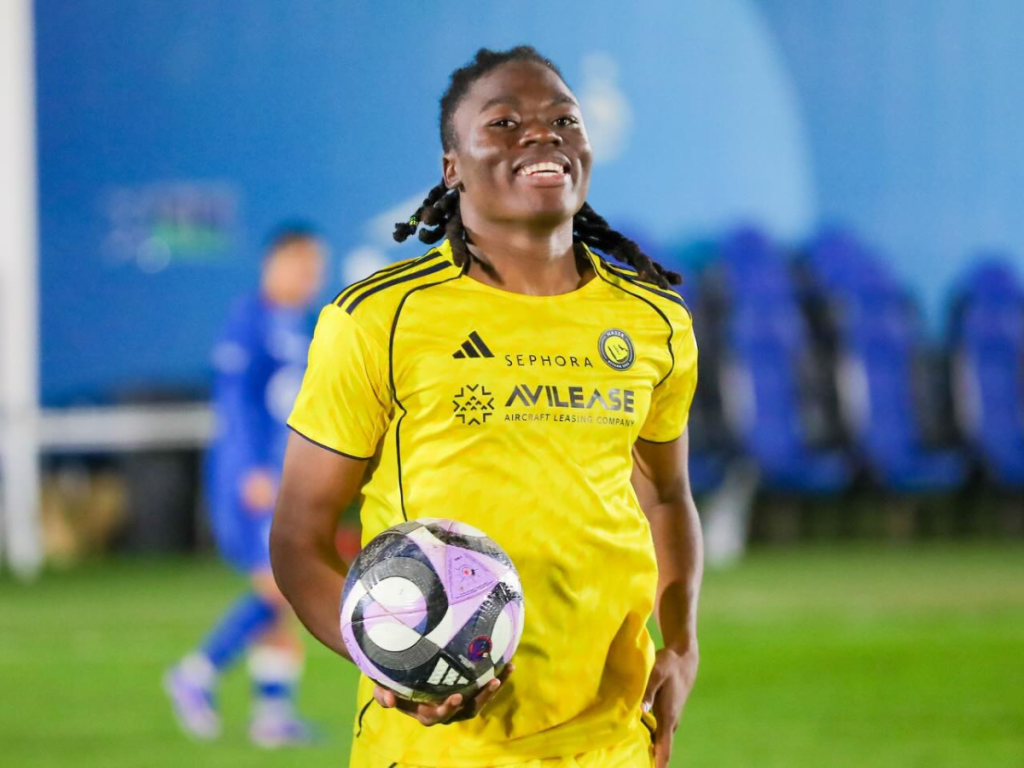 Clara Luvanga signs for Washington Spirit